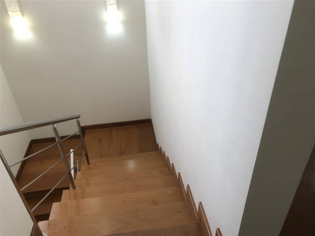 Casa para alugar com 4 quartos, 530m² - Foto 11