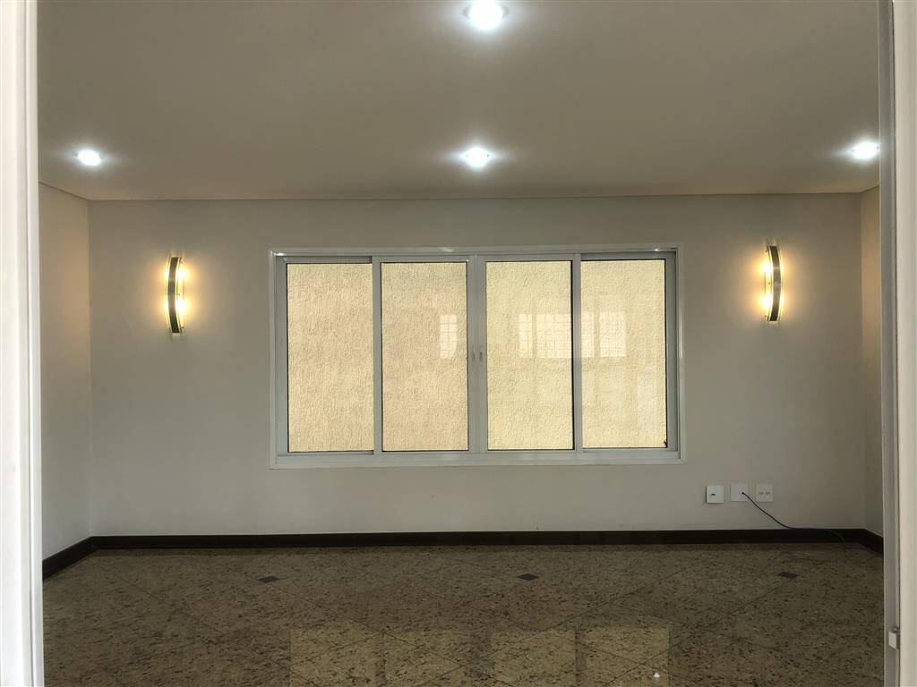 Casa para alugar com 4 quartos, 530m² - Foto 16