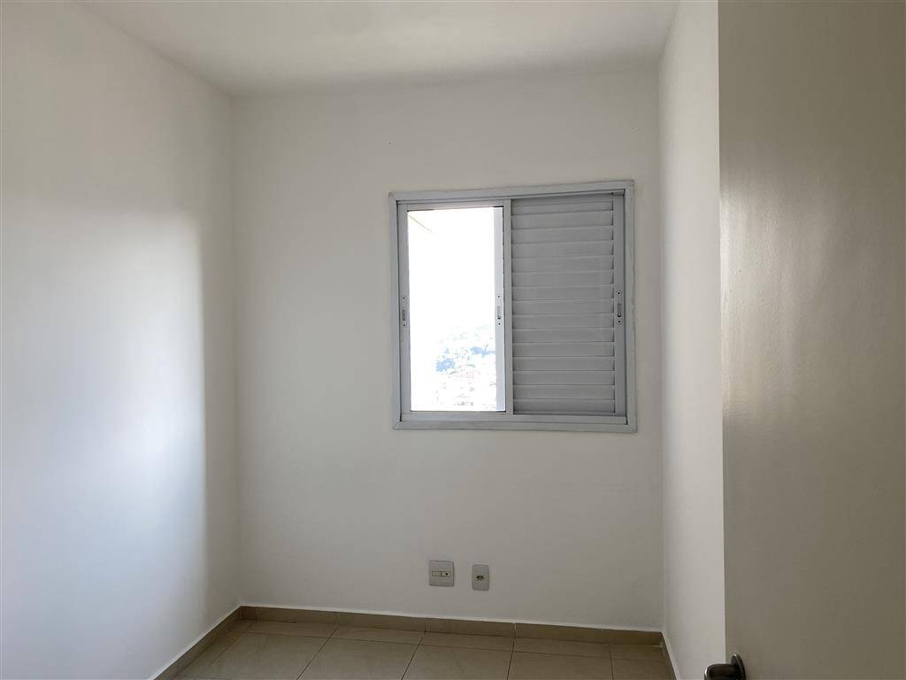 Apartamento para alugar com 3 quartos, 72m² - Foto 9