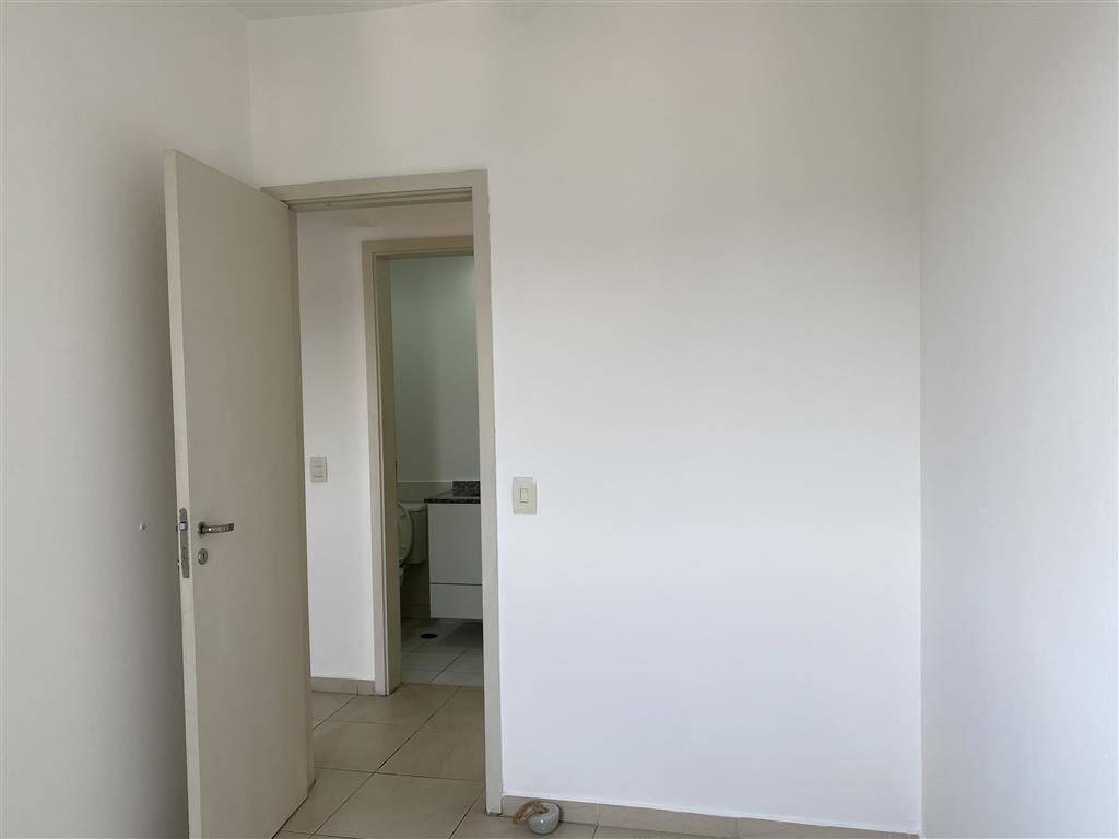 Apartamento para alugar com 3 quartos, 72m² - Foto 11