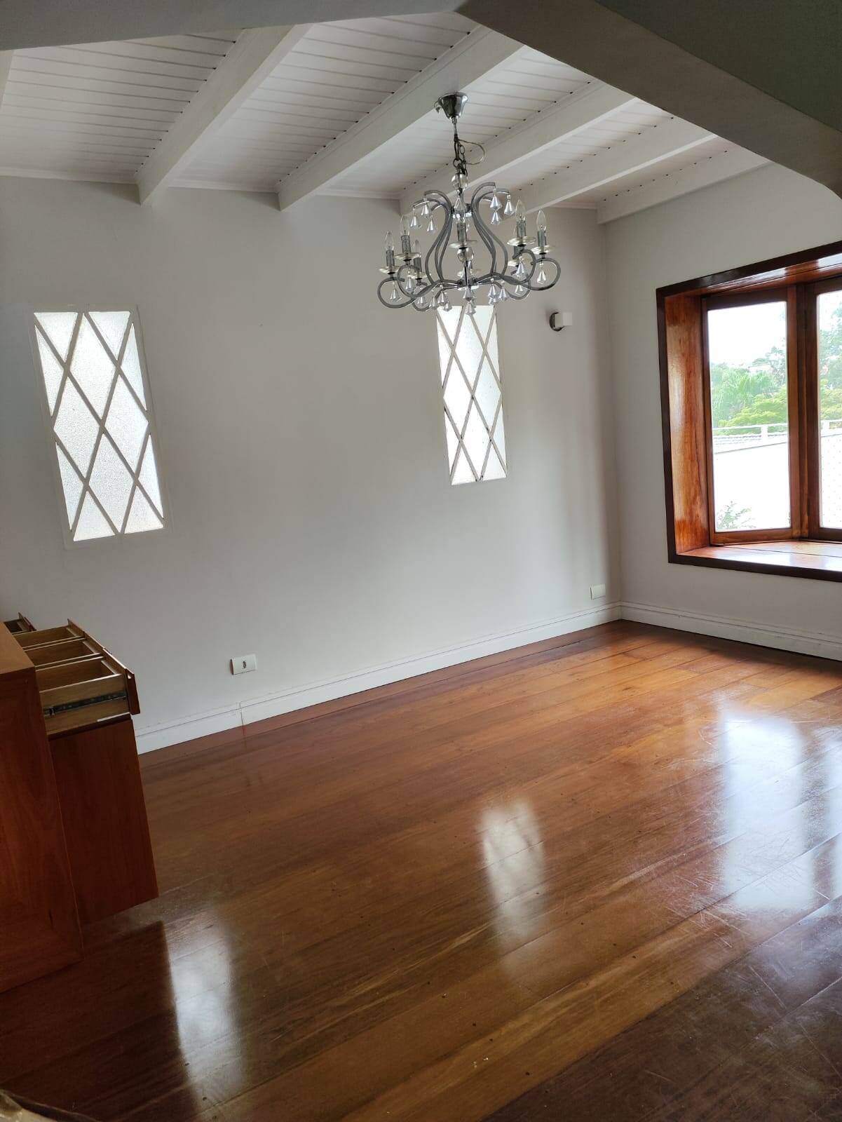 Casa para alugar com 3 quartos, 360m² - Foto 7