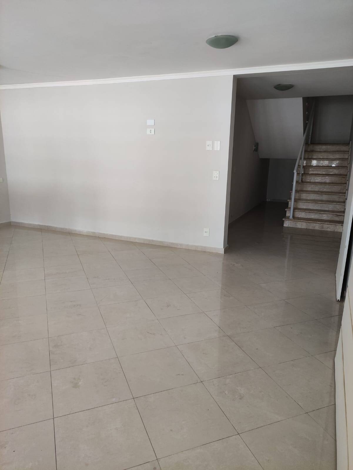 Casa para alugar com 3 quartos, 360m² - Foto 19