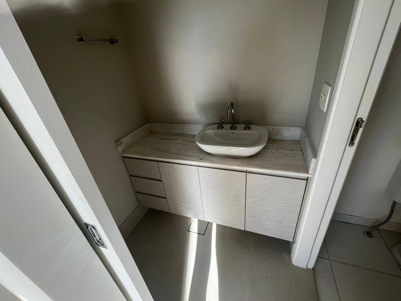 Apartamento à venda e aluguel com 1 quarto, 42m² - Foto 4