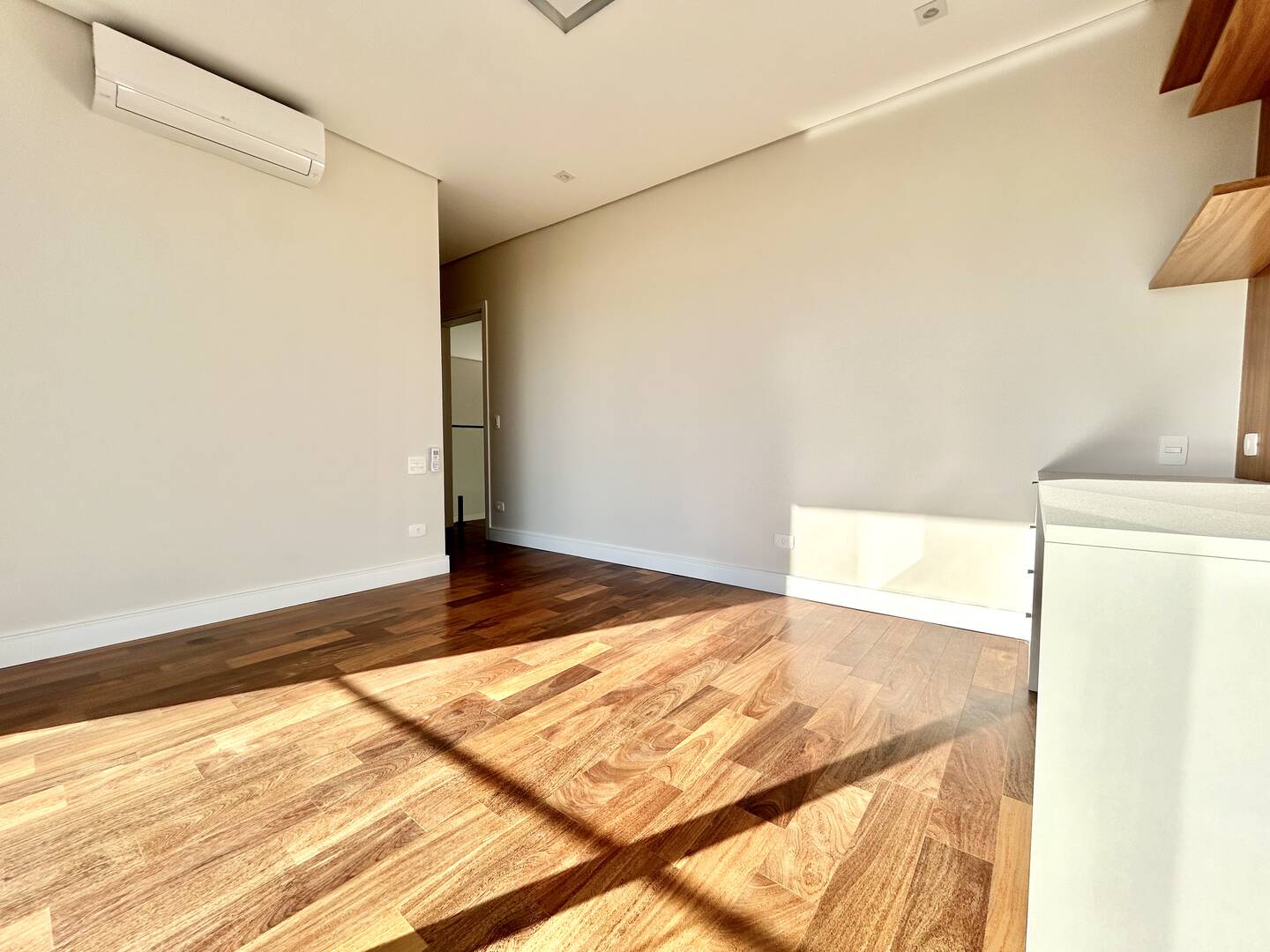 Casa à venda com 3 quartos, 372m² - Foto 17