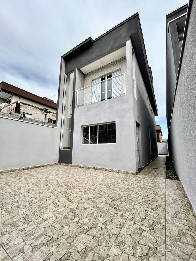 Casa à venda com 2 quartos, 125m² - Foto 1