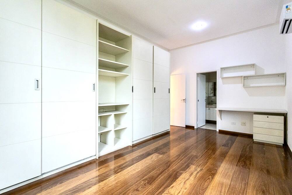 Casa para alugar com 4 quartos, 403m² - Foto 35