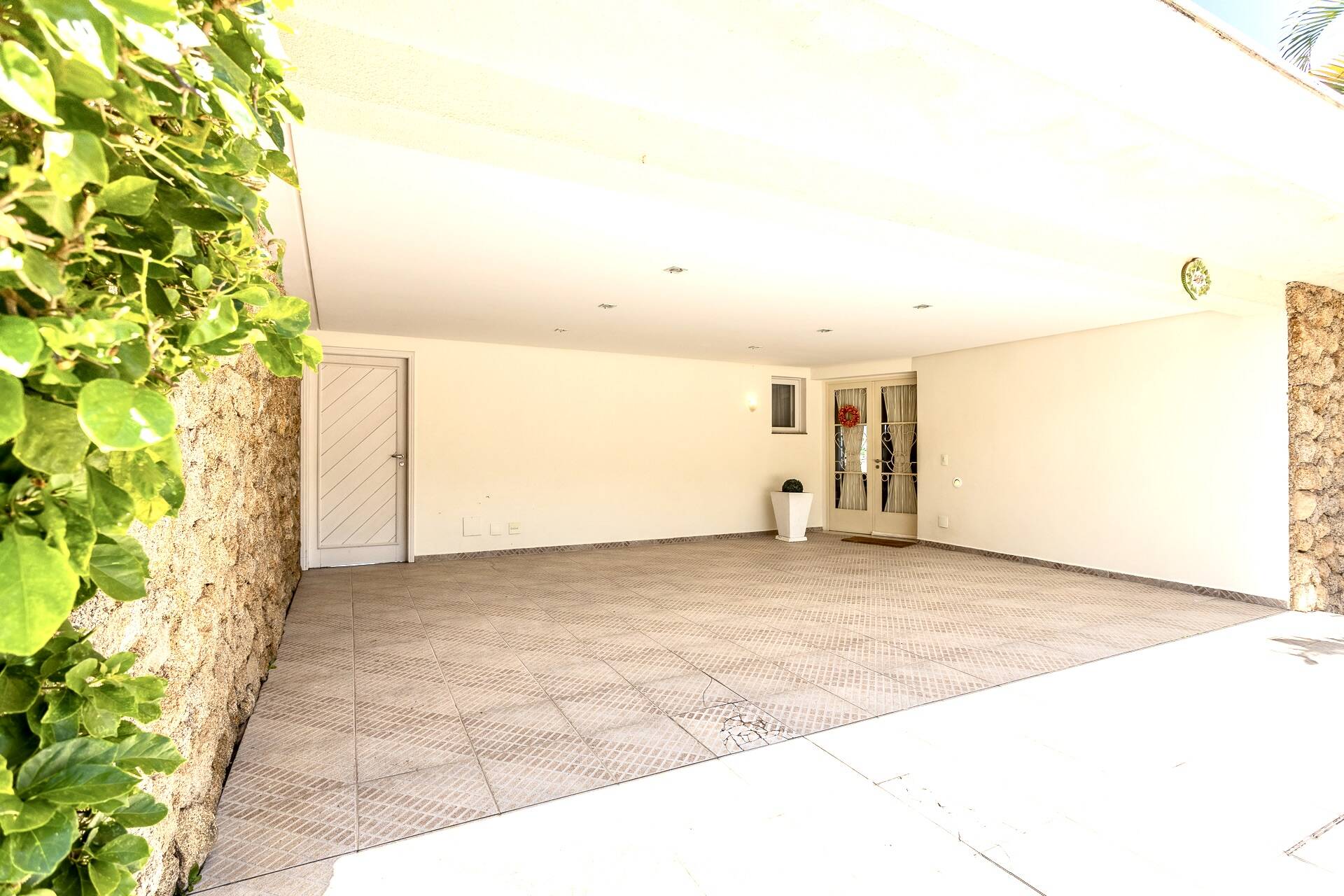 Casa à venda com 4 quartos, 400m² - Foto 2