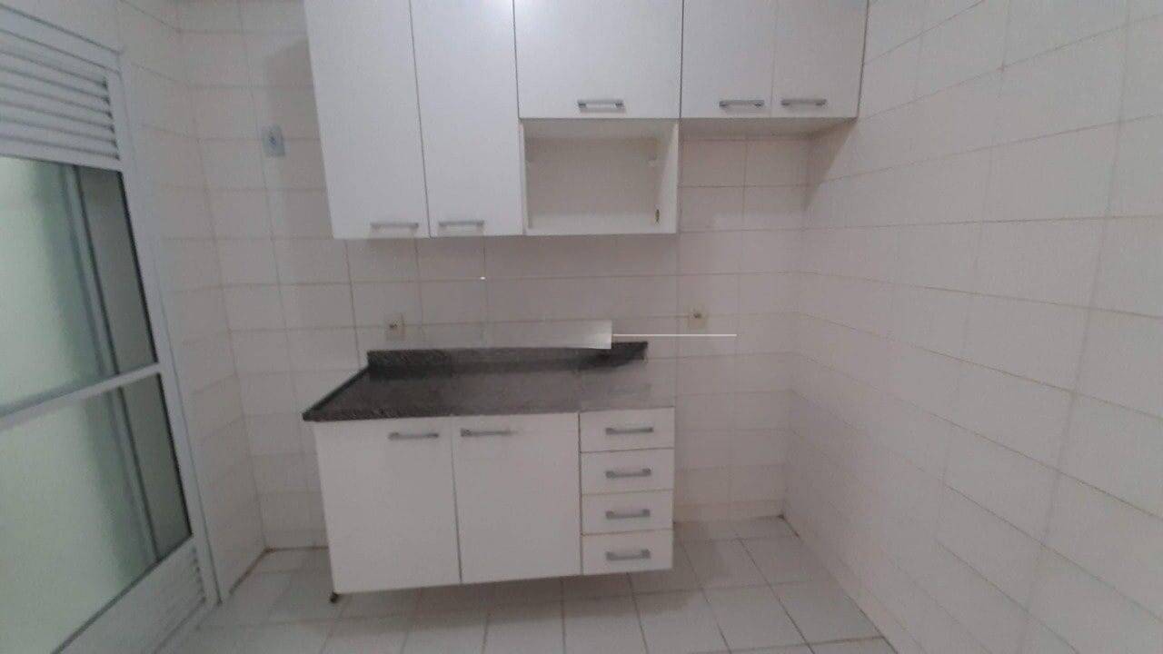 Apartamento para alugar com 3 quartos, 72m² - Foto 6