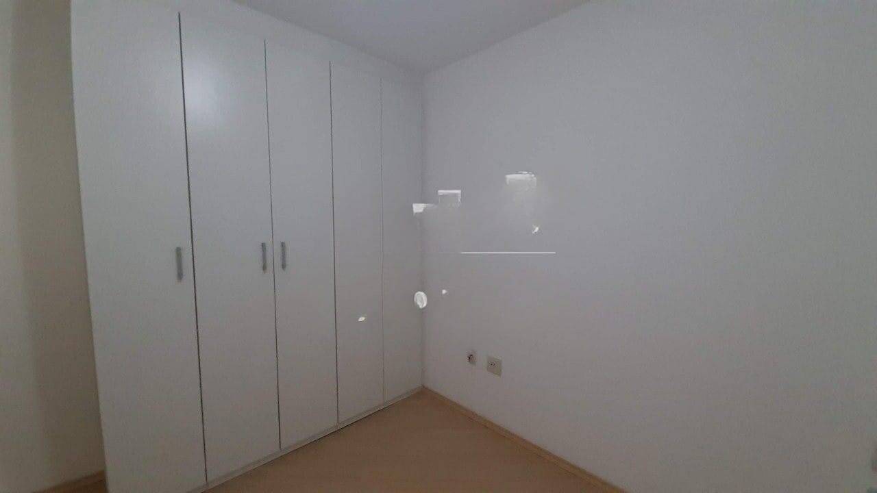 Apartamento para alugar com 3 quartos, 72m² - Foto 8