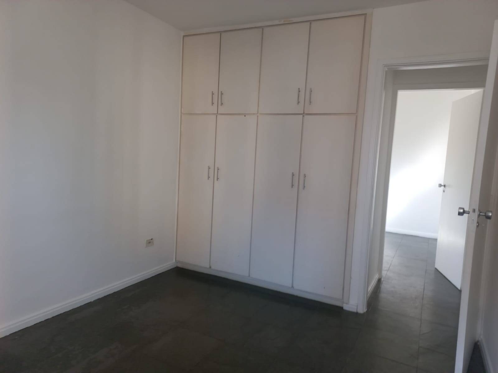 Apartamento para alugar com 3 quartos, 95m² - Foto 13