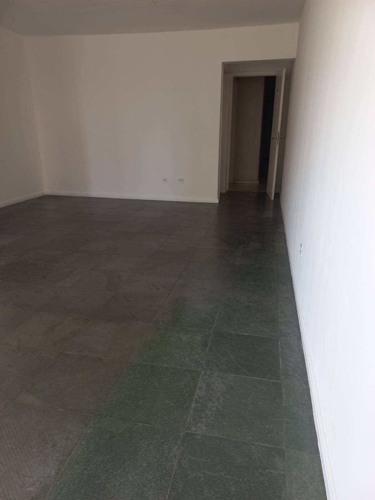 Apartamento para alugar com 3 quartos, 95m² - Foto 12