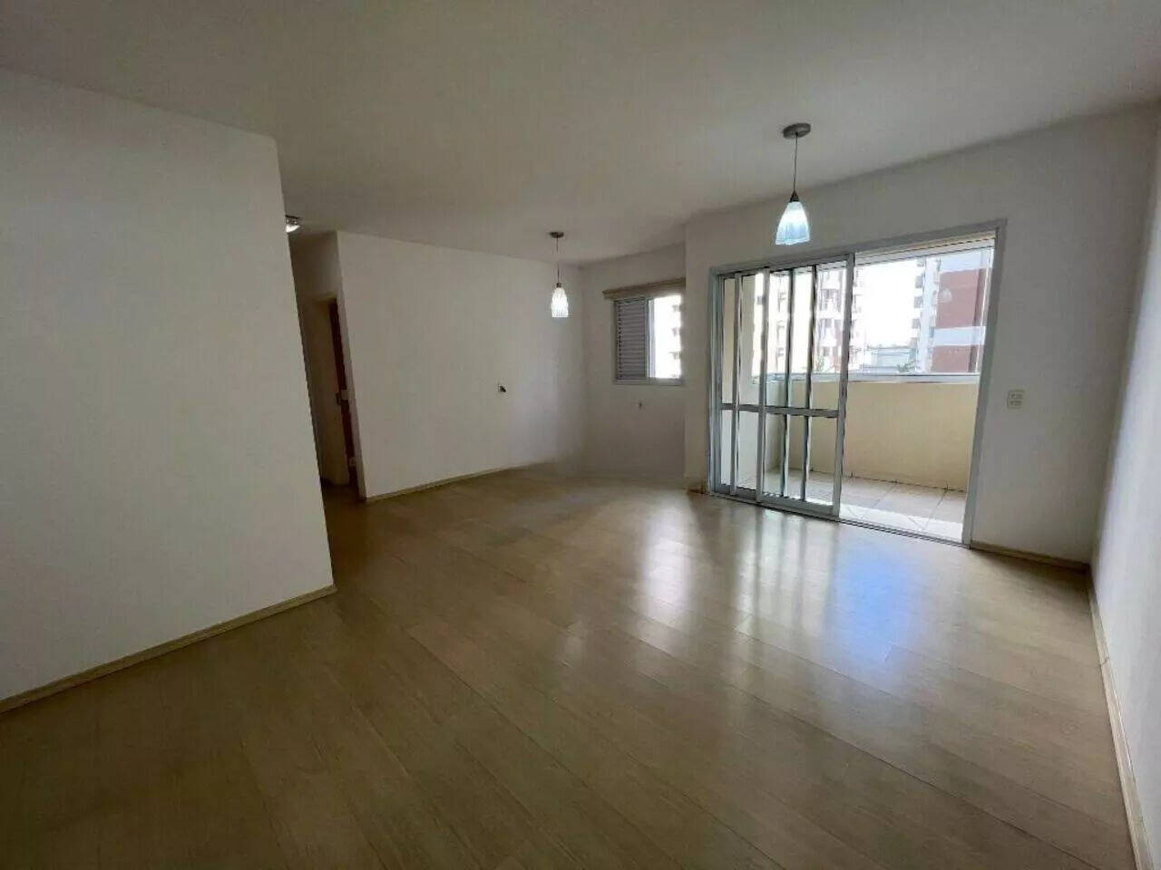 Apartamento para alugar com 2 quartos, 82m² - Foto 11