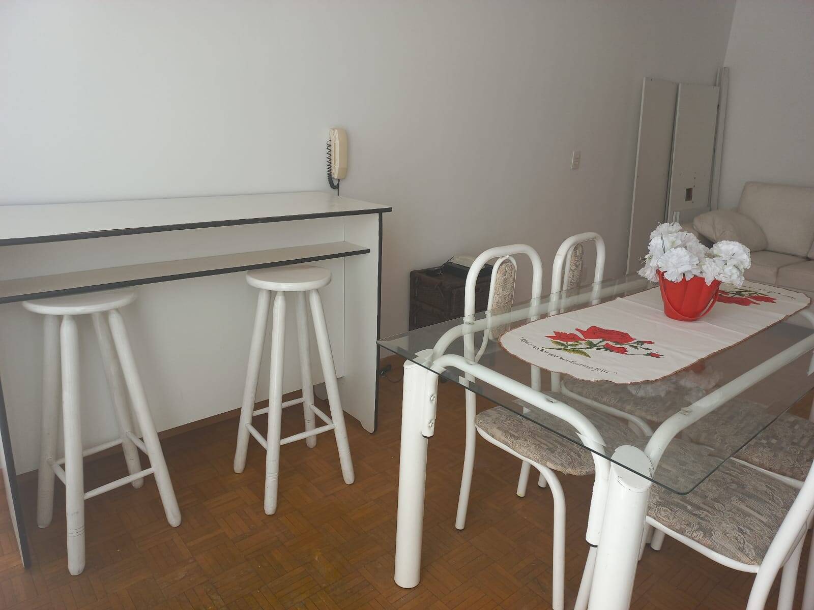 Apartamento para alugar com 1 quarto, 63m² - Foto 8