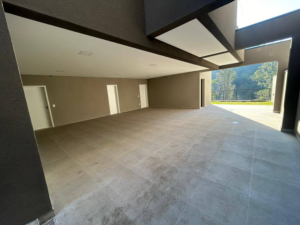 Casa à venda com 4 quartos, 316m² - Foto 9