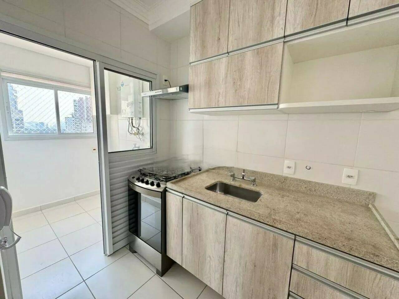 Apartamento para alugar com 1 quarto, 50m² - Foto 8