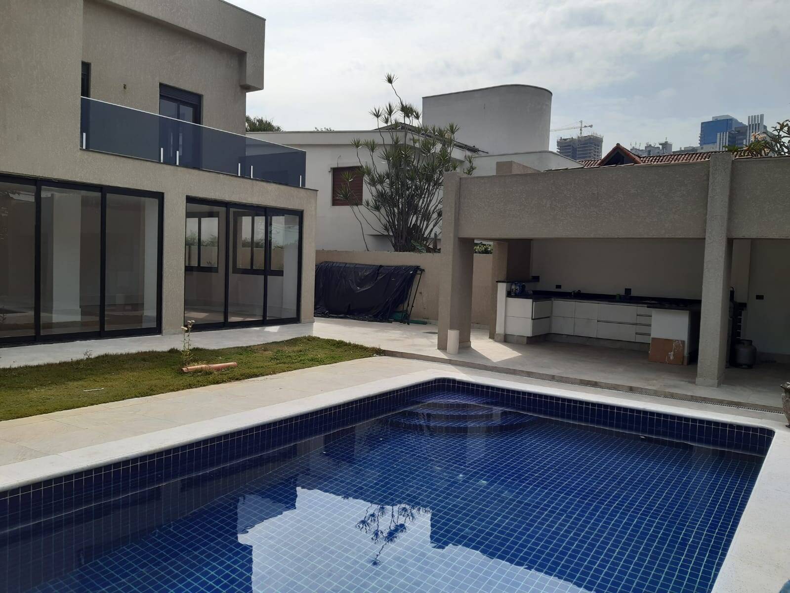 Casa à venda e aluguel com 4 quartos, 390m² - Foto 9