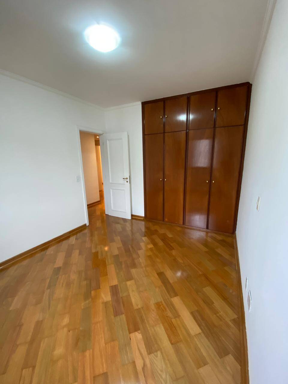 Apartamento para alugar com 3 quartos, 170m² - Foto 8