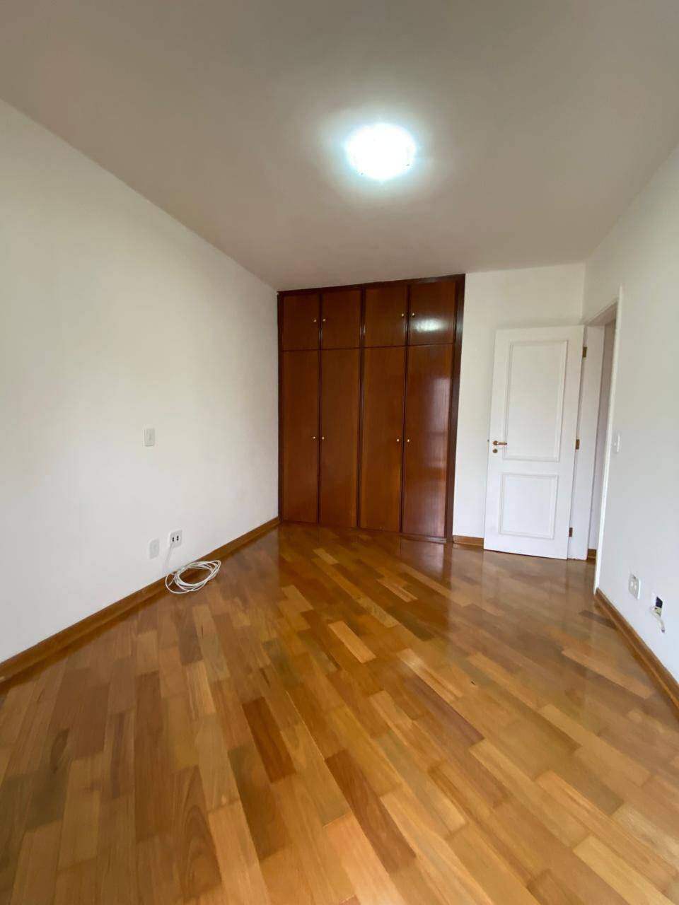 Apartamento para alugar com 3 quartos, 170m² - Foto 7