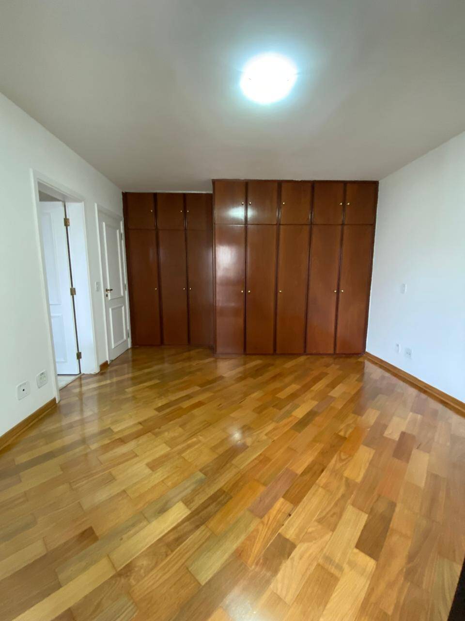 Apartamento para alugar com 3 quartos, 170m² - Foto 9