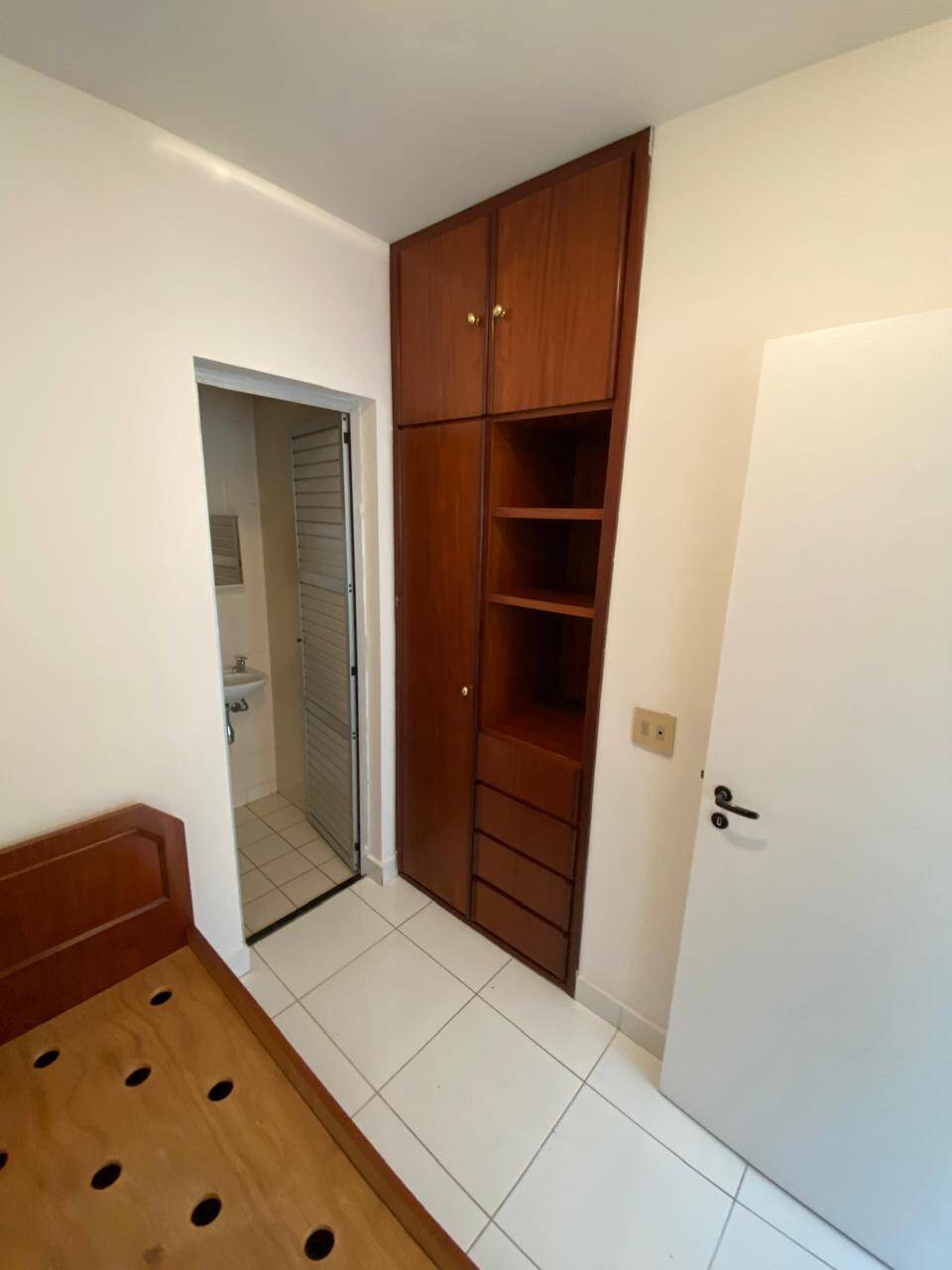 Apartamento para alugar com 3 quartos, 170m² - Foto 12