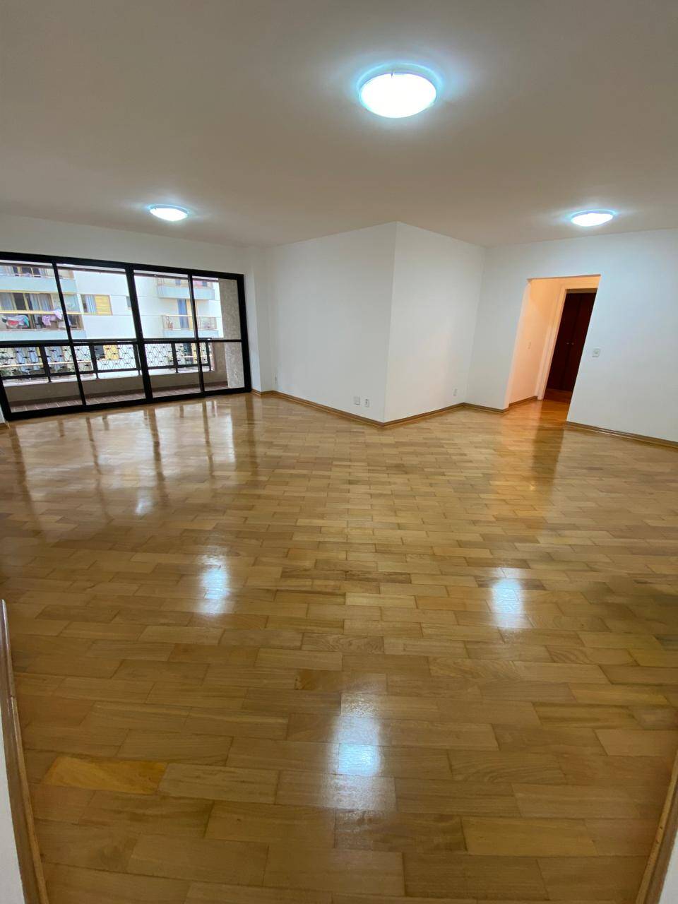 Apartamento para alugar com 3 quartos, 170m² - Foto 3