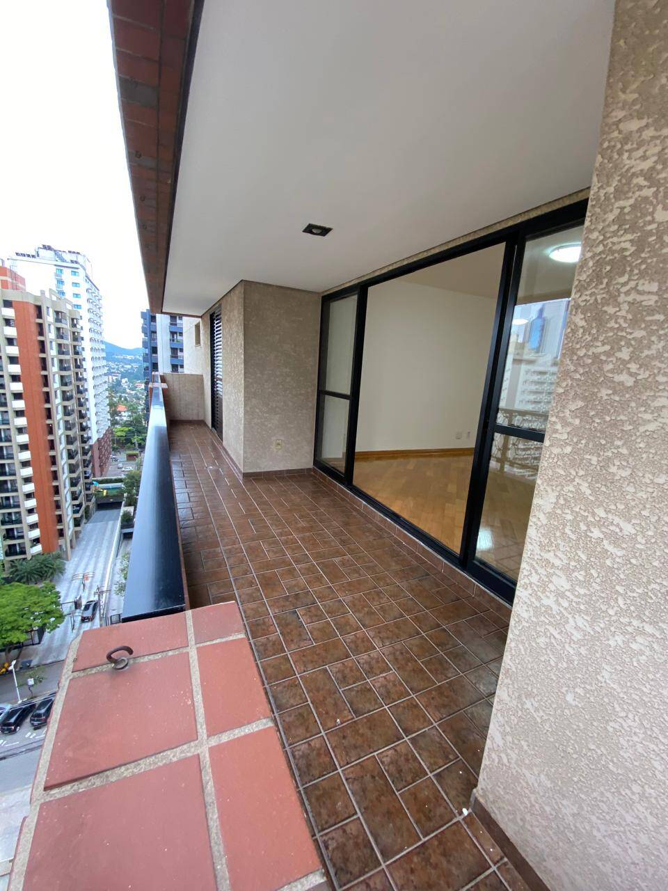 Apartamento para alugar com 3 quartos, 170m² - Foto 6