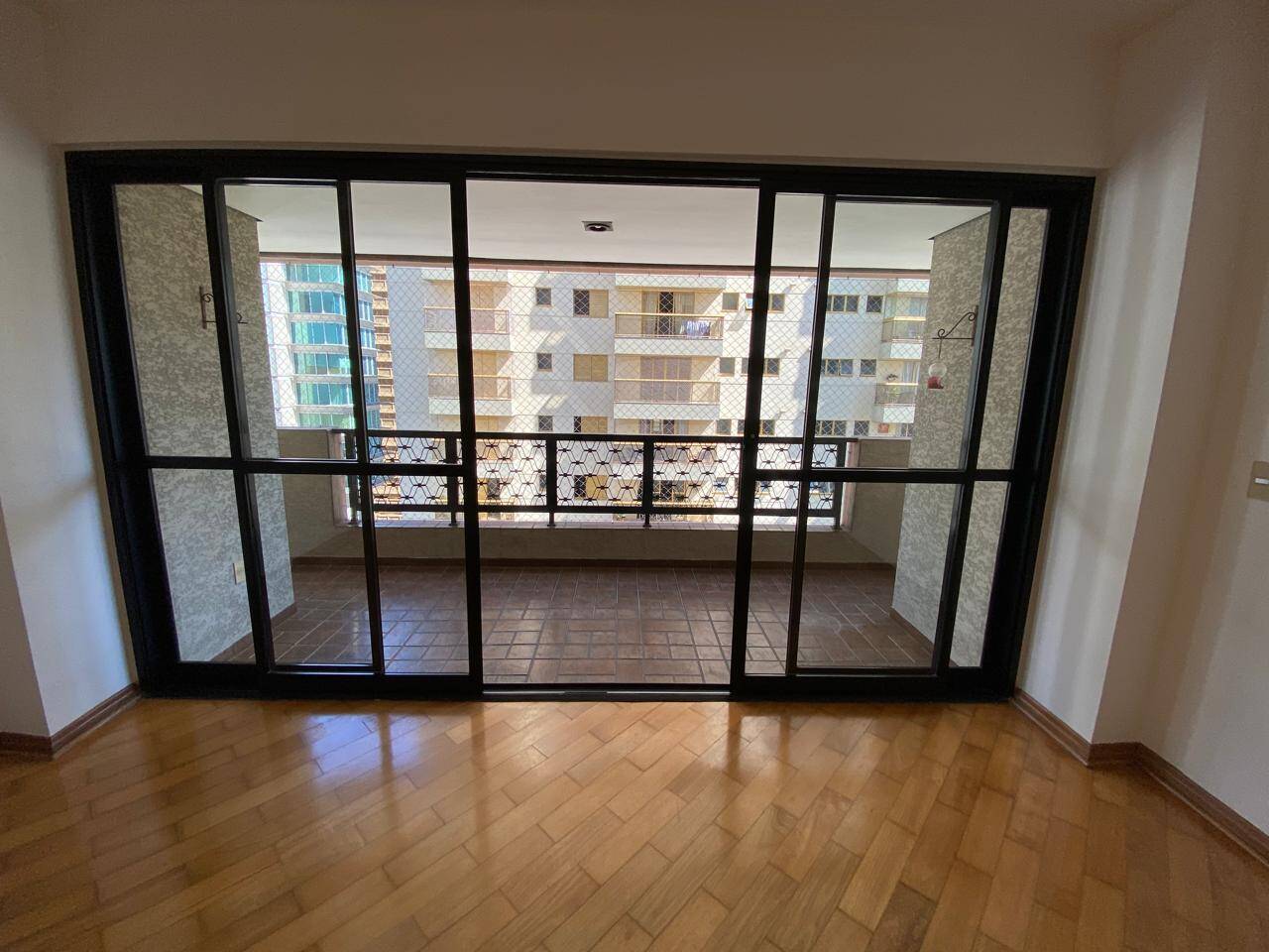 Apartamento para alugar com 3 quartos, 170m² - Foto 5