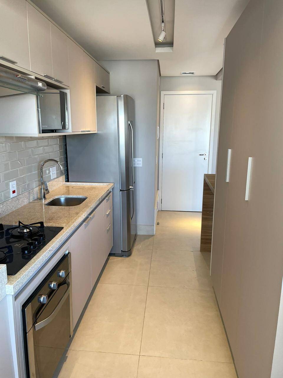 Apartamento para alugar com 2 quartos, 77m² - Foto 14