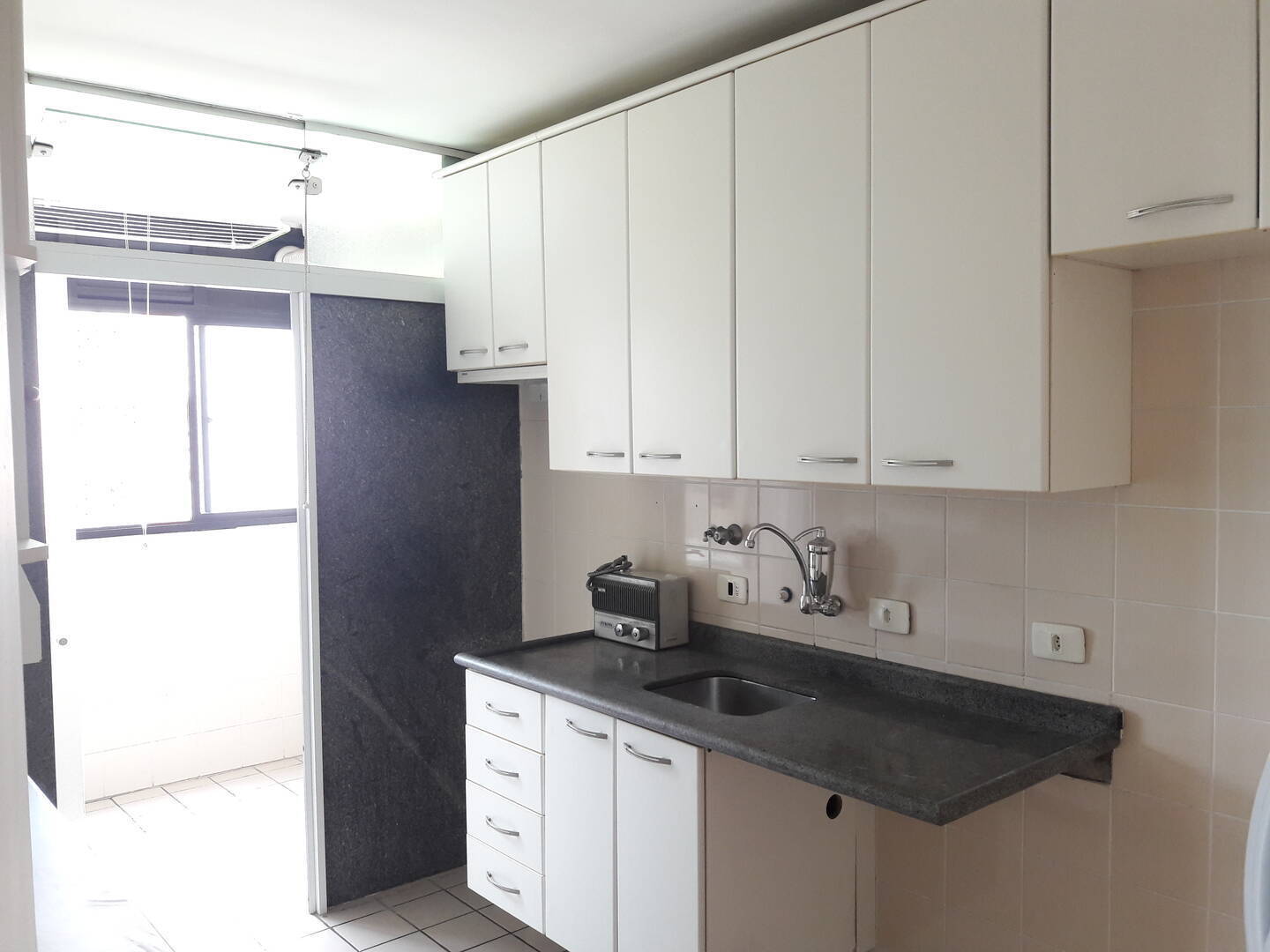 Apartamento à venda com 2 quartos, 78m² - Foto 3