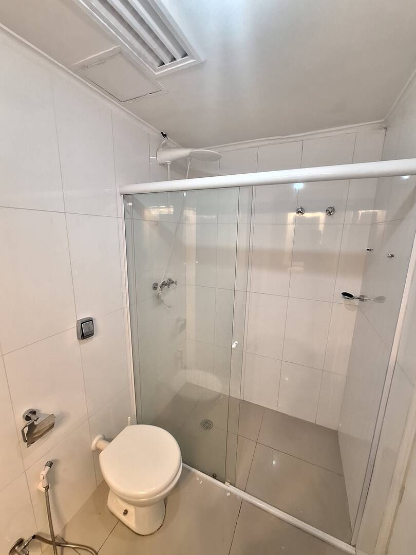 Apartamento para alugar com 3 quartos, 109m² - Foto 11