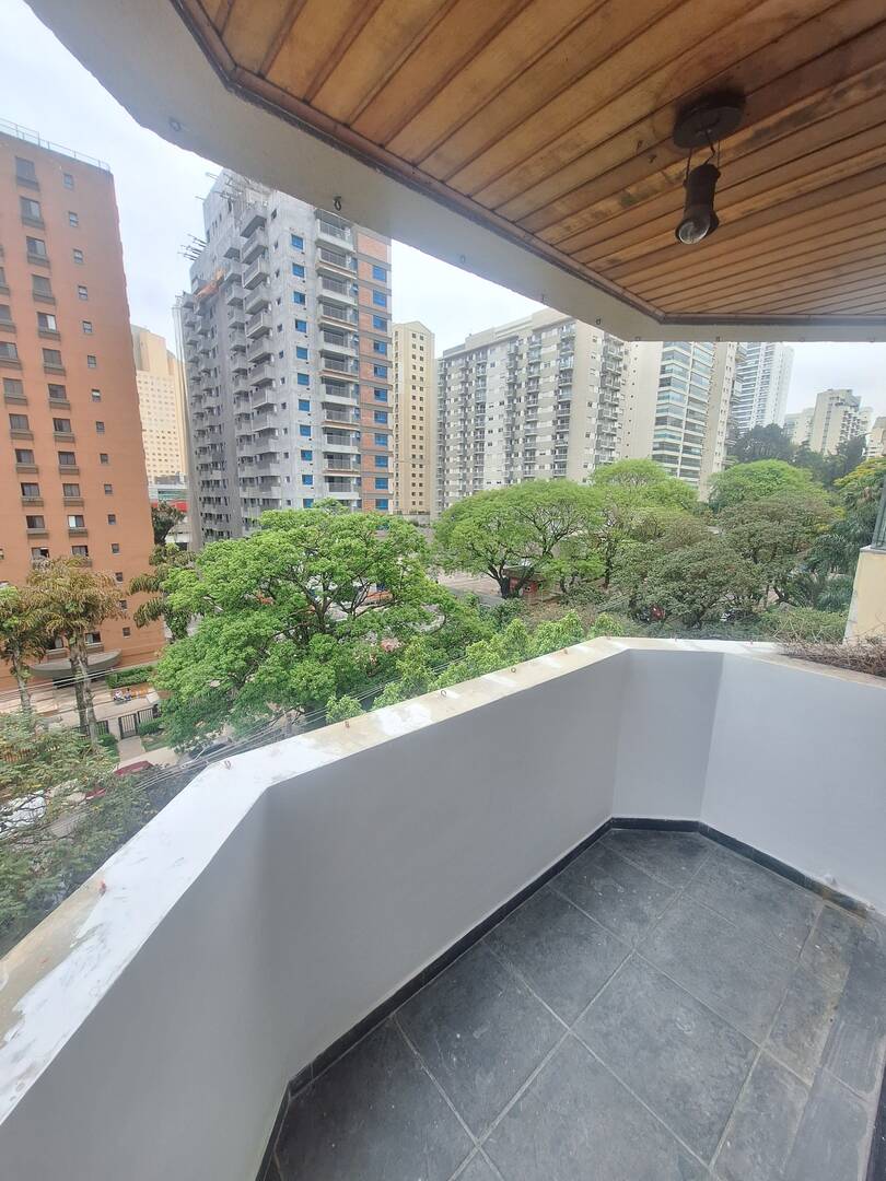 Apartamento para alugar com 3 quartos, 109m² - Foto 2