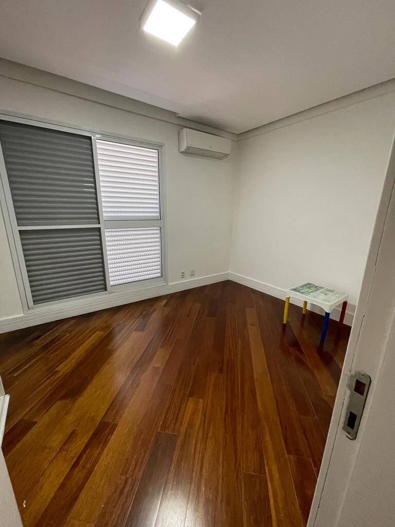 Casa de Condomínio para alugar com 4 quartos, 365m² - Foto 11