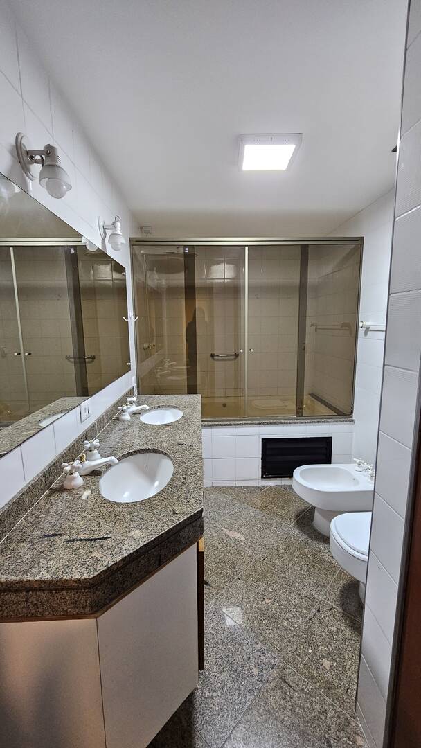 Apartamento para alugar com 3 quartos, 164m² - Foto 18