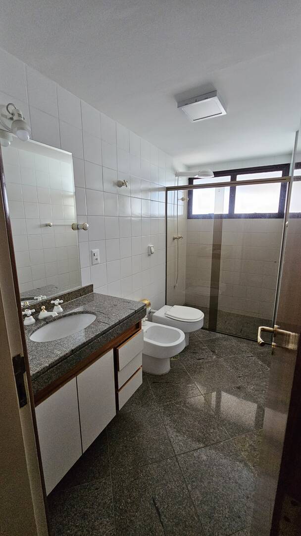 Apartamento para alugar com 3 quartos, 164m² - Foto 17