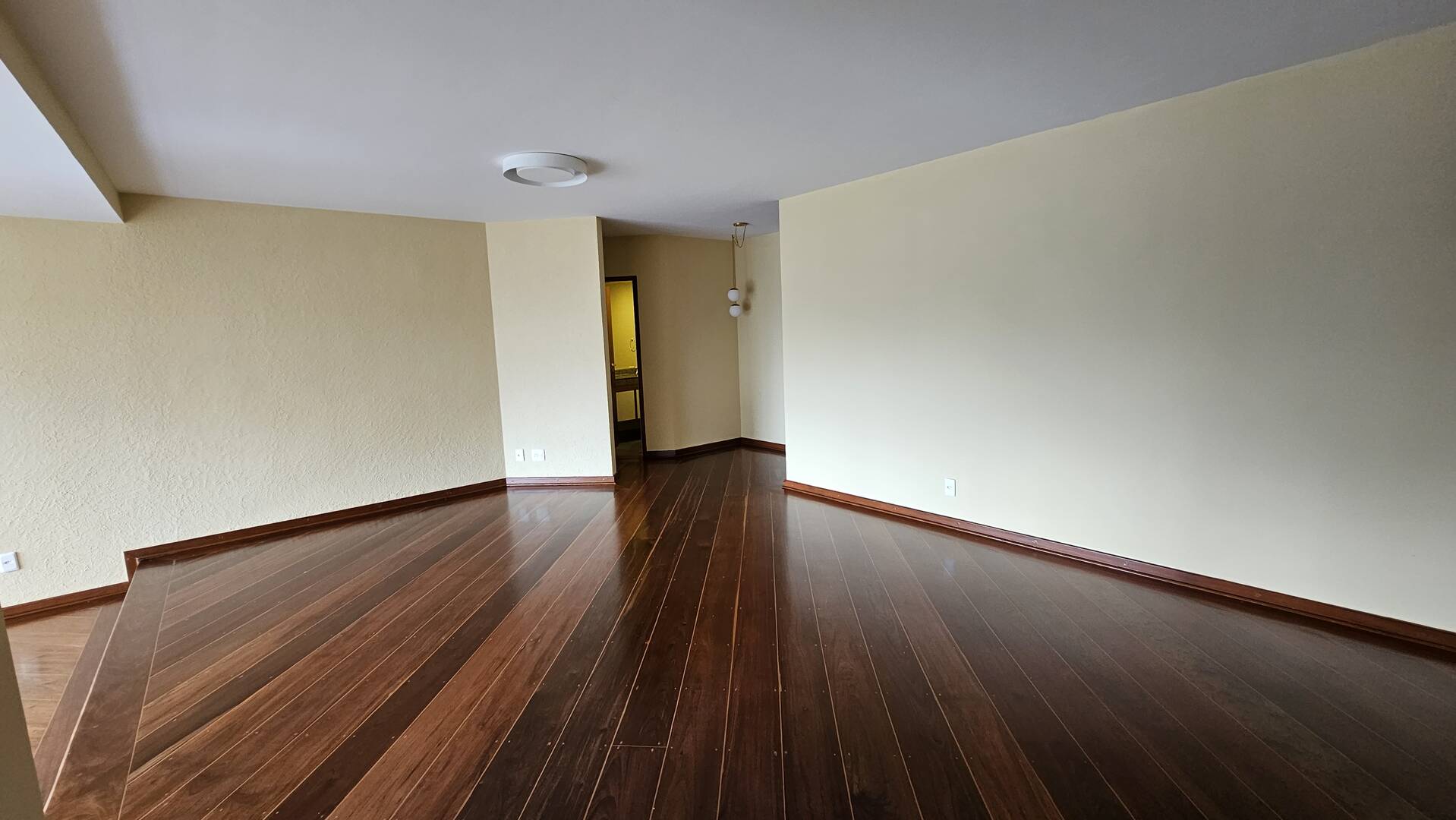 Apartamento para alugar com 3 quartos, 164m² - Foto 2