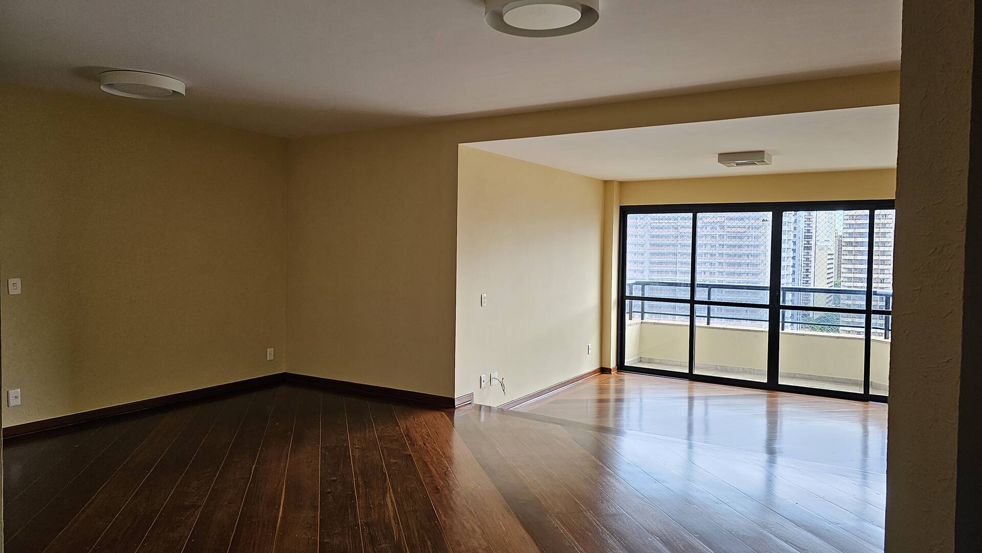 Apartamento para alugar com 3 quartos, 164m² - Foto 1