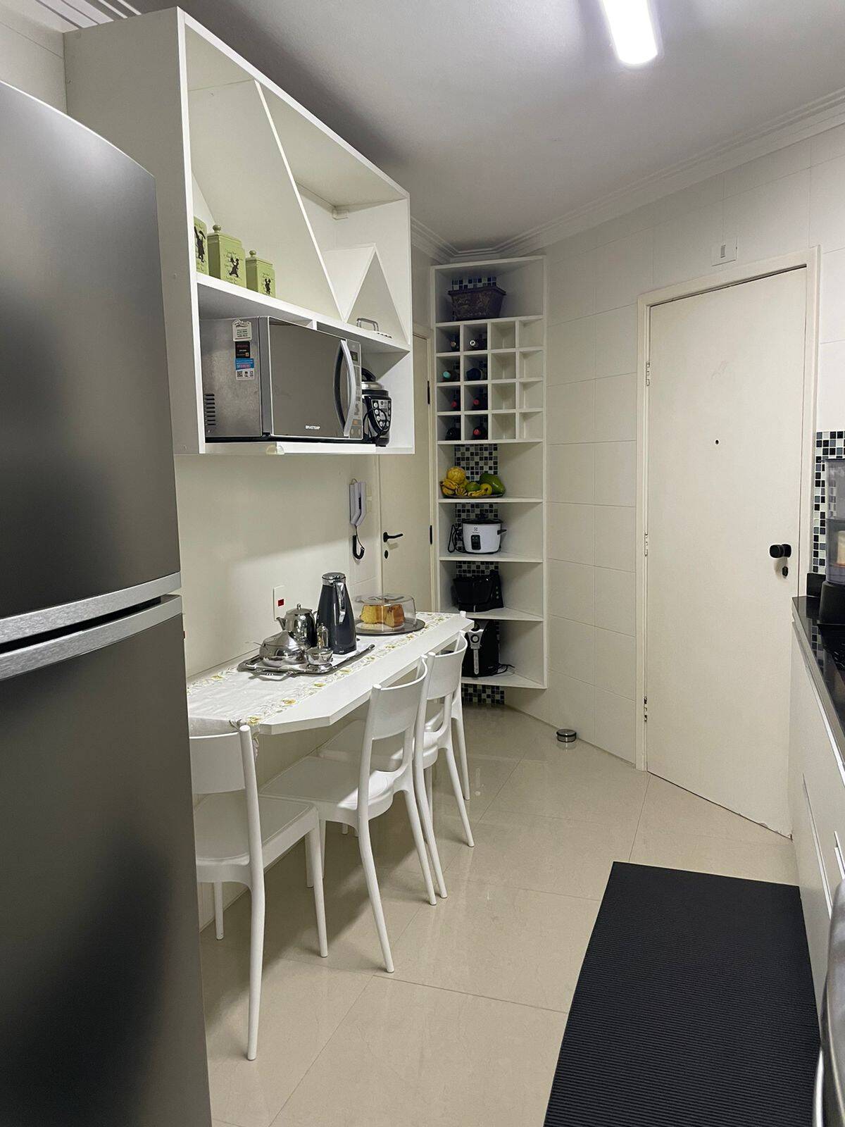 Apartamento à venda com 3 quartos, 130m² - Foto 4