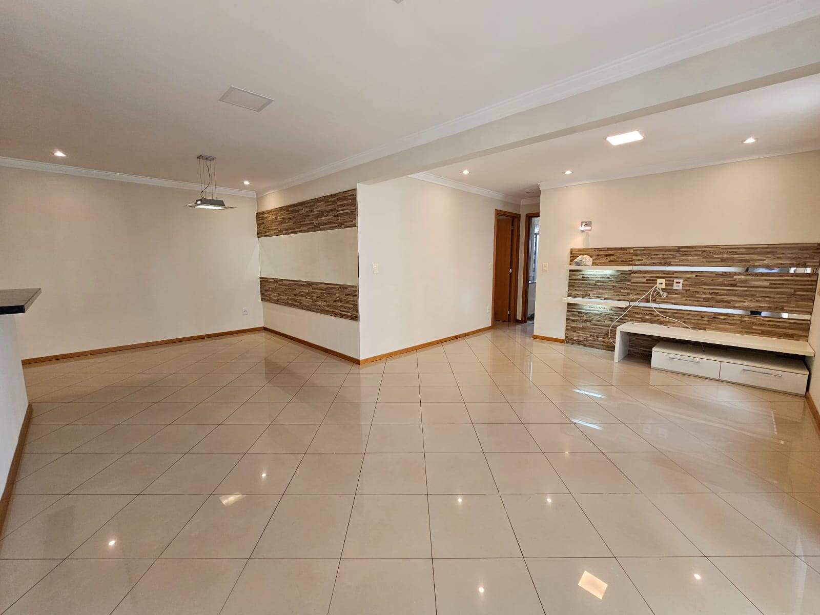 Apartamento à venda e aluguel com 1 quarto, 84m² - Foto 1