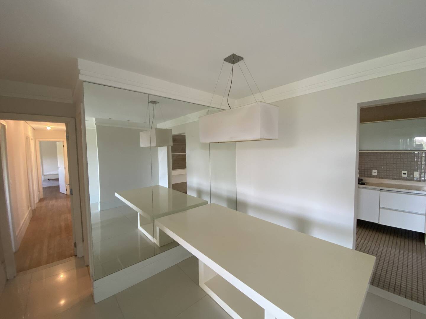 Apartamento à venda e aluguel com 4 quartos, 133m² - Foto 1