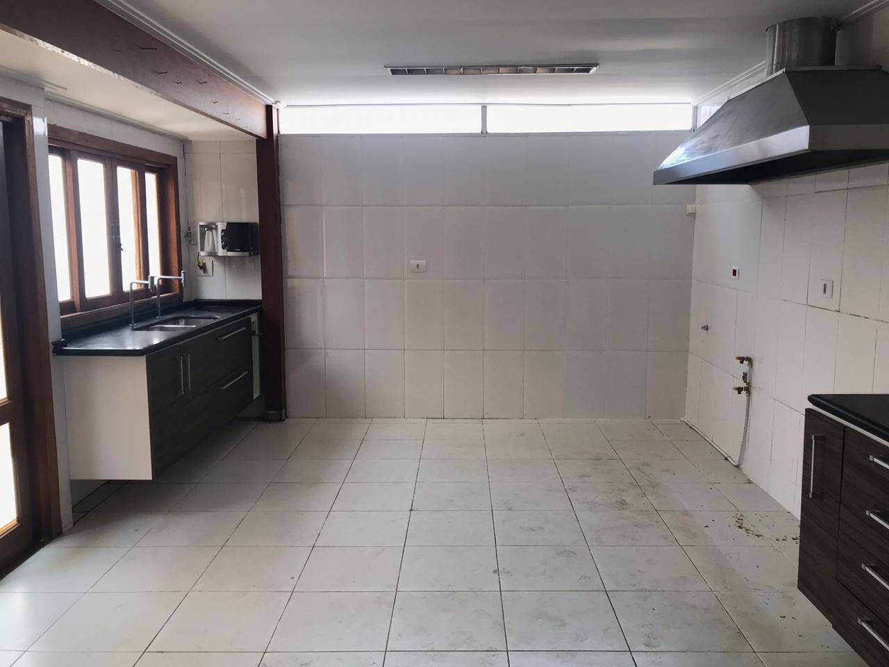 Casa à venda com 3 quartos, 180m² - Foto 4