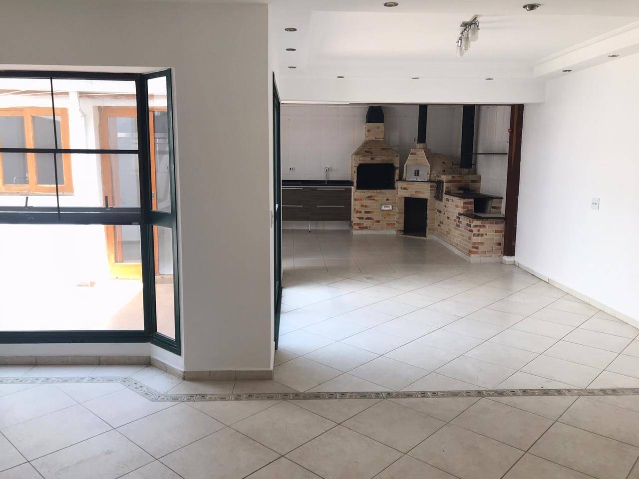 Casa à venda com 3 quartos, 180m² - Foto 5