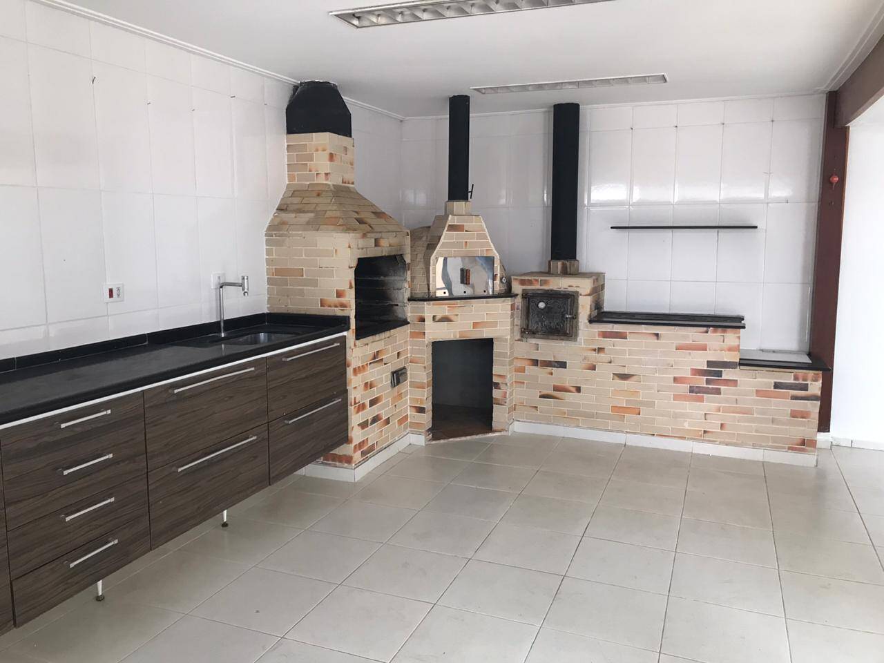 Casa à venda com 3 quartos, 180m² - Foto 2