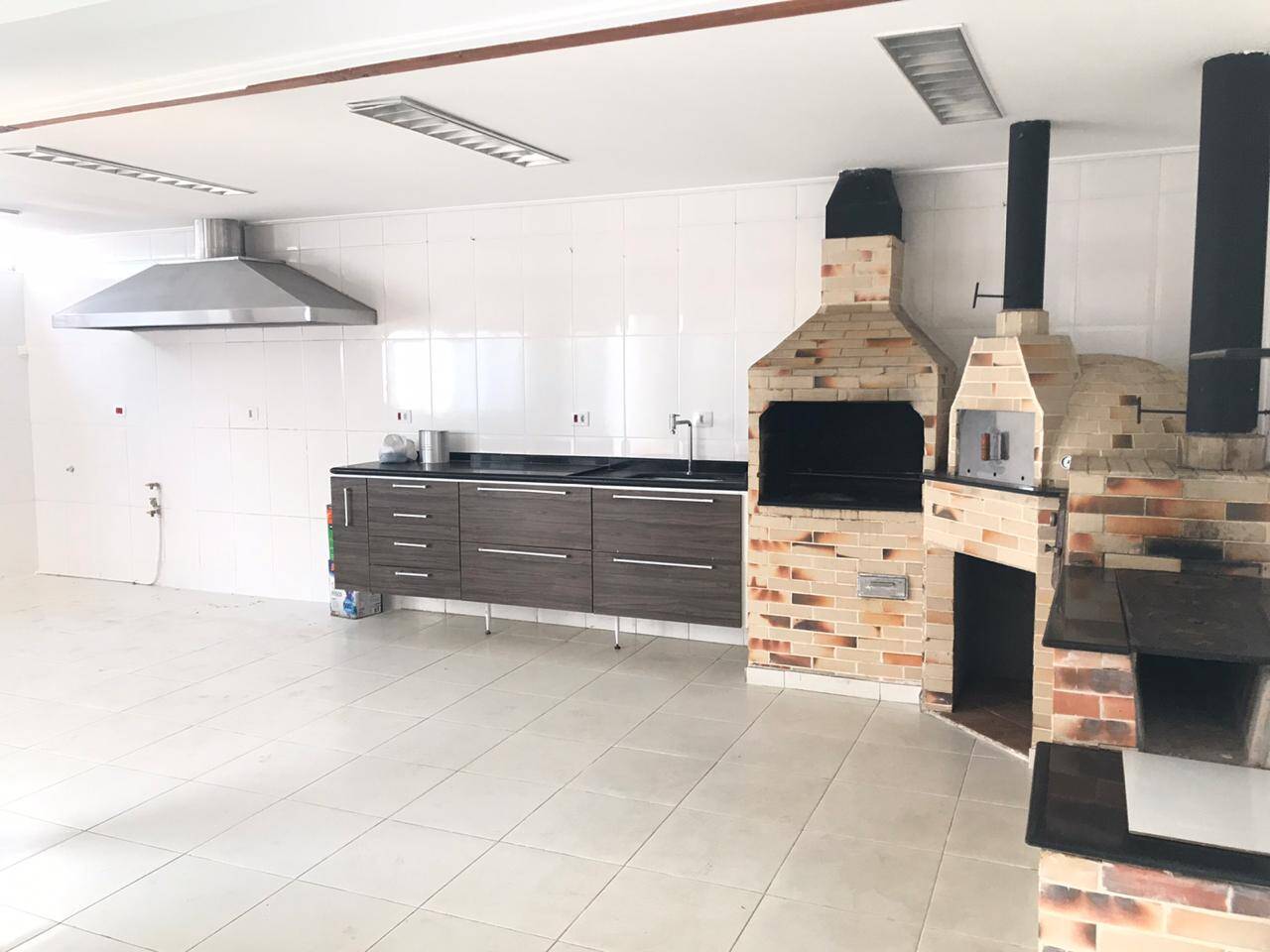 Casa à venda com 3 quartos, 180m² - Foto 3