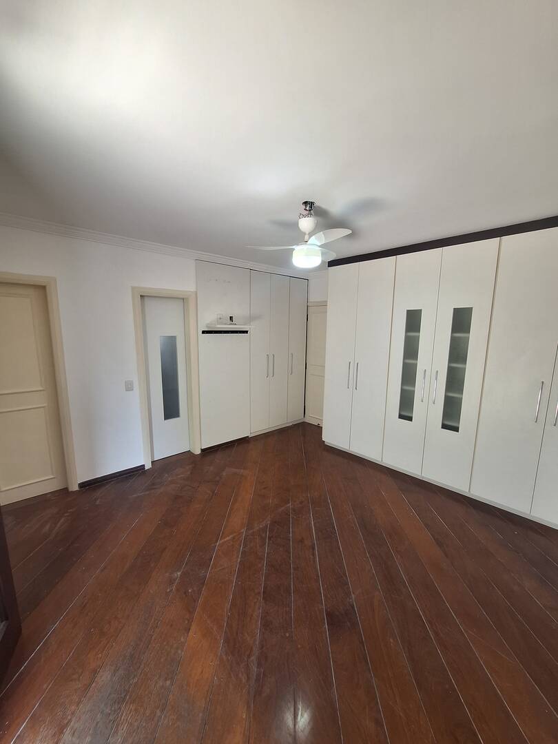 Casa para alugar com 4 quartos, 421m² - Foto 6