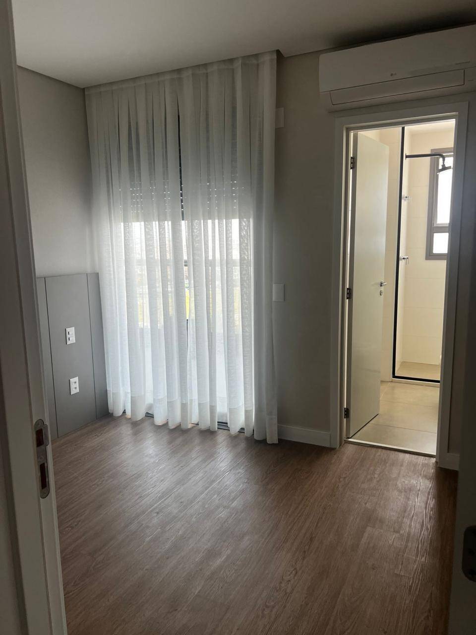 Apartamento para alugar com 2 quartos, 95m² - Foto 8