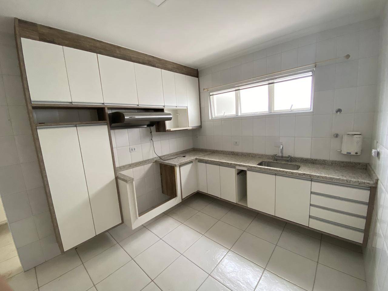 Casa à venda e aluguel com 3 quartos, 340m² - Foto 15