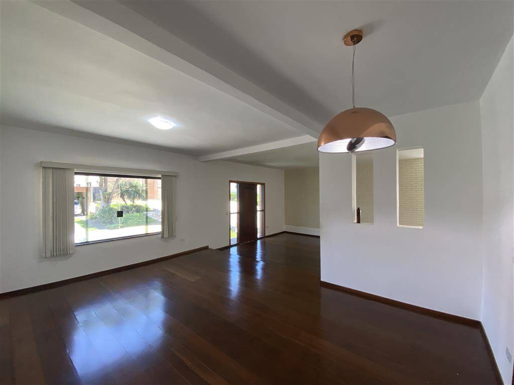 Casa para alugar com 3 quartos, 318m² - Foto 8