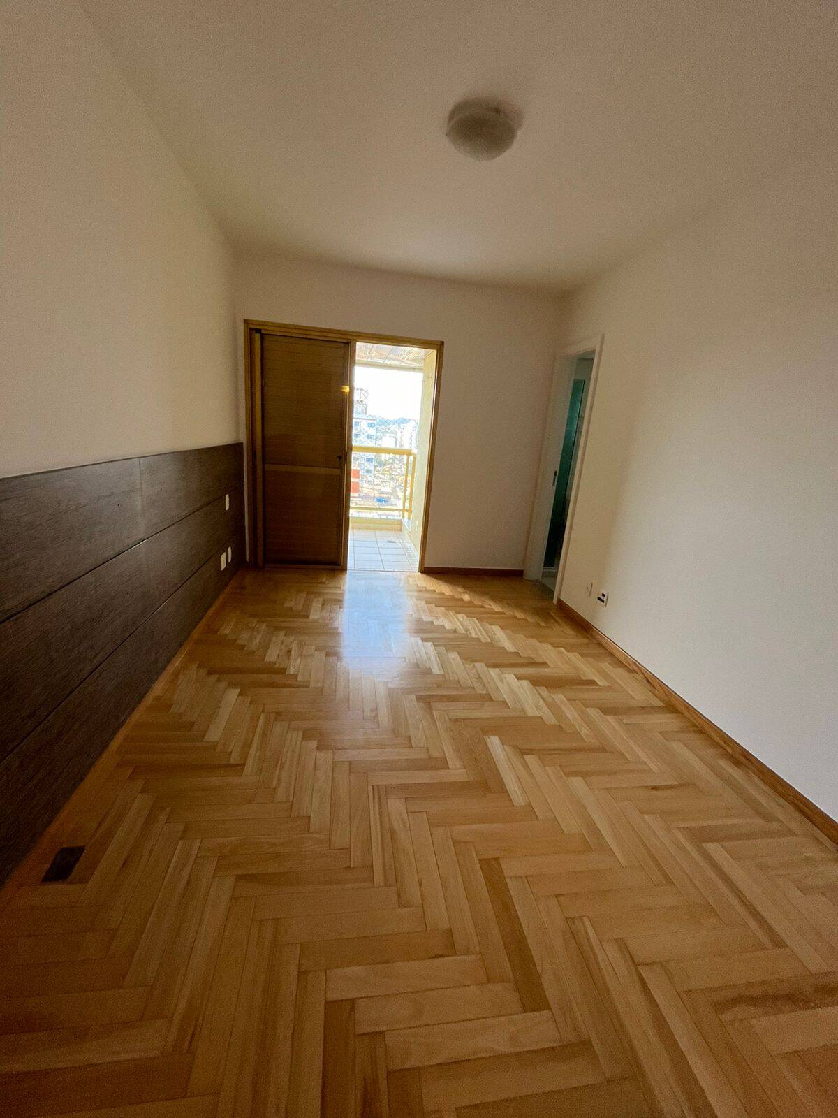 Apartamento para alugar com 3 quartos, 107m² - Foto 5