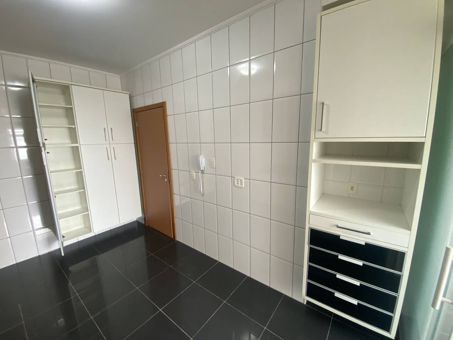 Apartamento para alugar com 3 quartos, 113m² - Foto 11