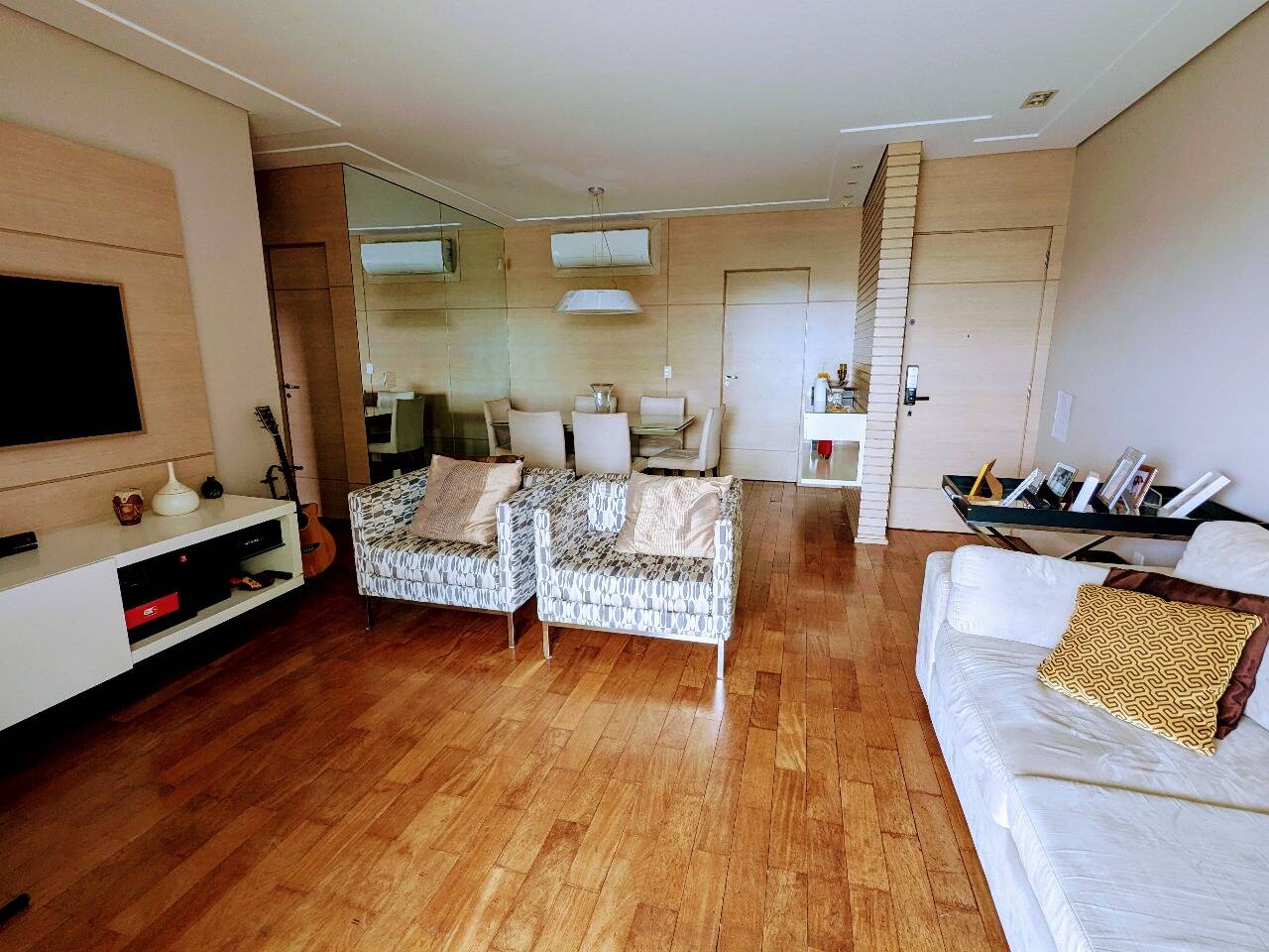 Apartamento à venda com 3 quartos, 133m² - Foto 1